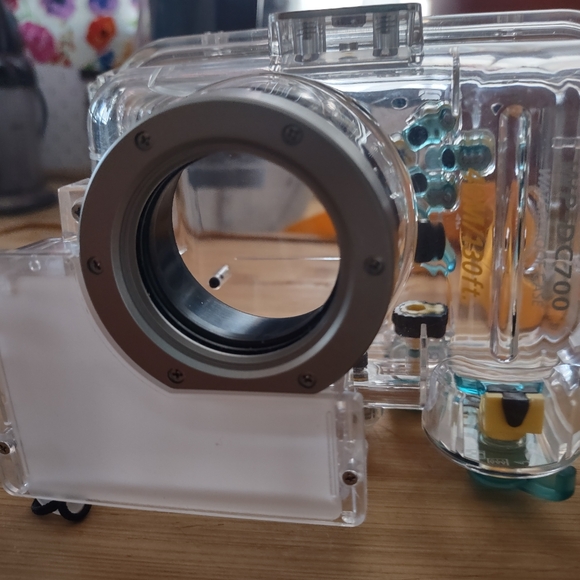 Canon WP-DC700 Waterproof Underwater Camera Case For Canon PowerShot A60 A70 - Picture 7 of 12